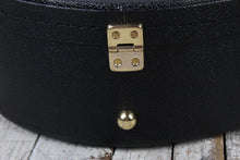 Load image into Gallery viewer, Fender Classical/ Small Body Hardshell Case Acoustic Guitar Case Black