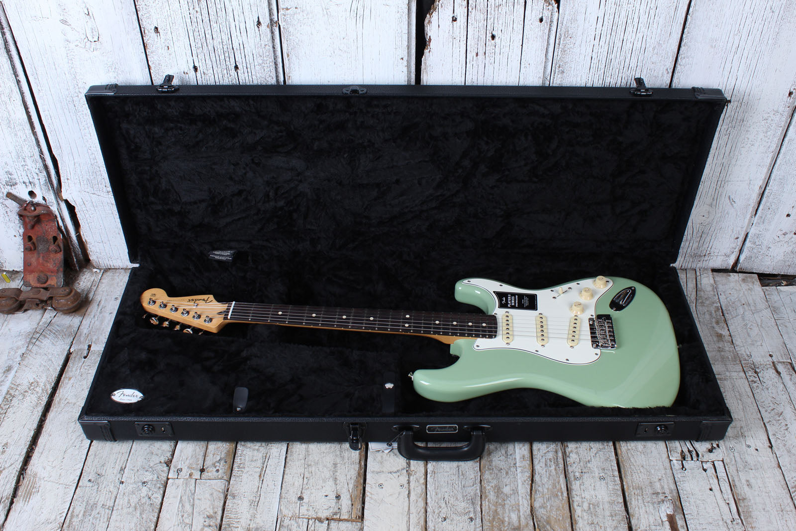 Fender Classic Series Electric Guitar Hardshell Case for Strat and Tele Blackout
