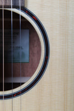 Load image into Gallery viewer, Breedlove Discovery S Concert Acoustic Guitar Solid Spruce Top Natural Finish