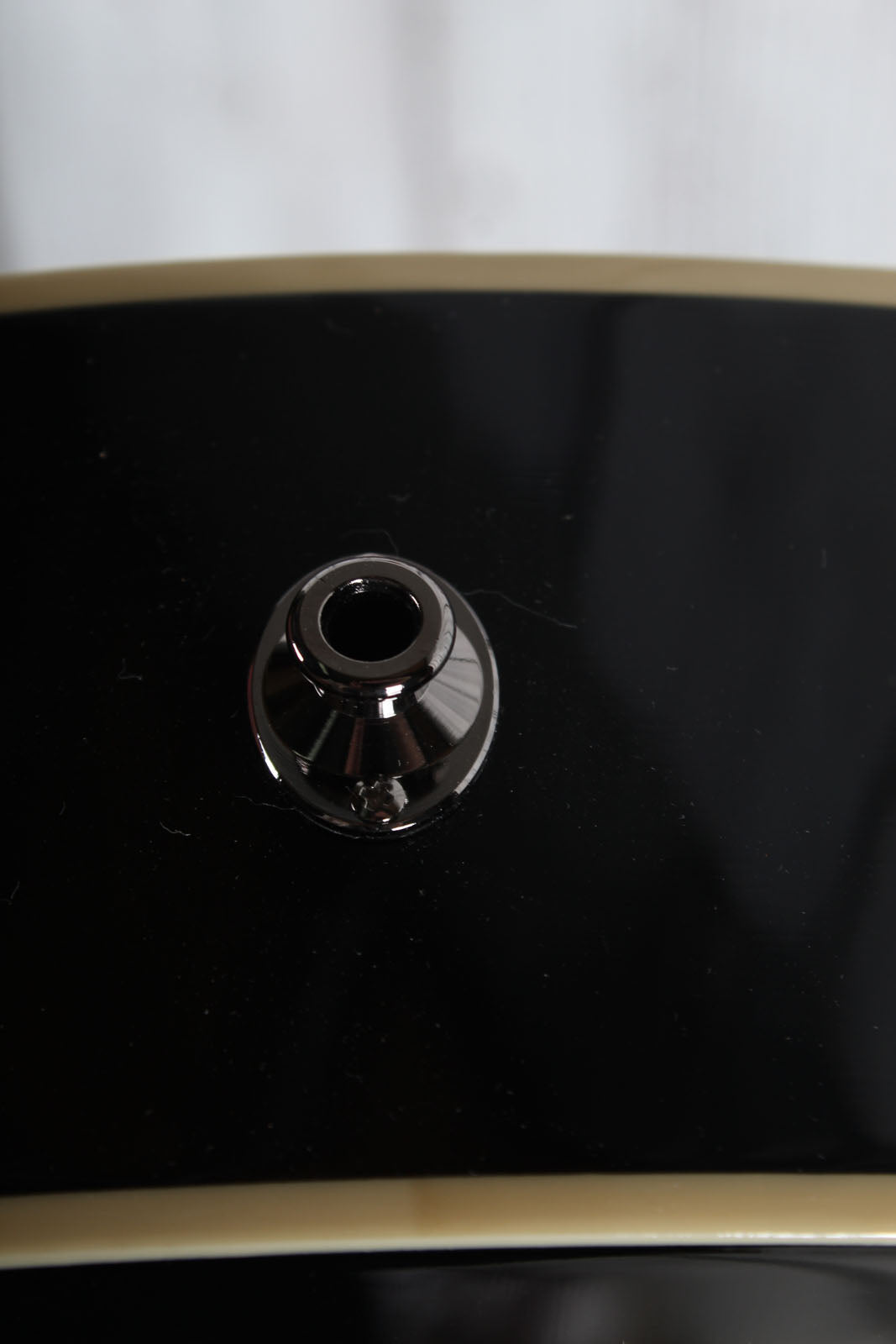 Yamaha APX Series APX600 Thinline Cutaway Acoustic Electric Guitar Black Finish