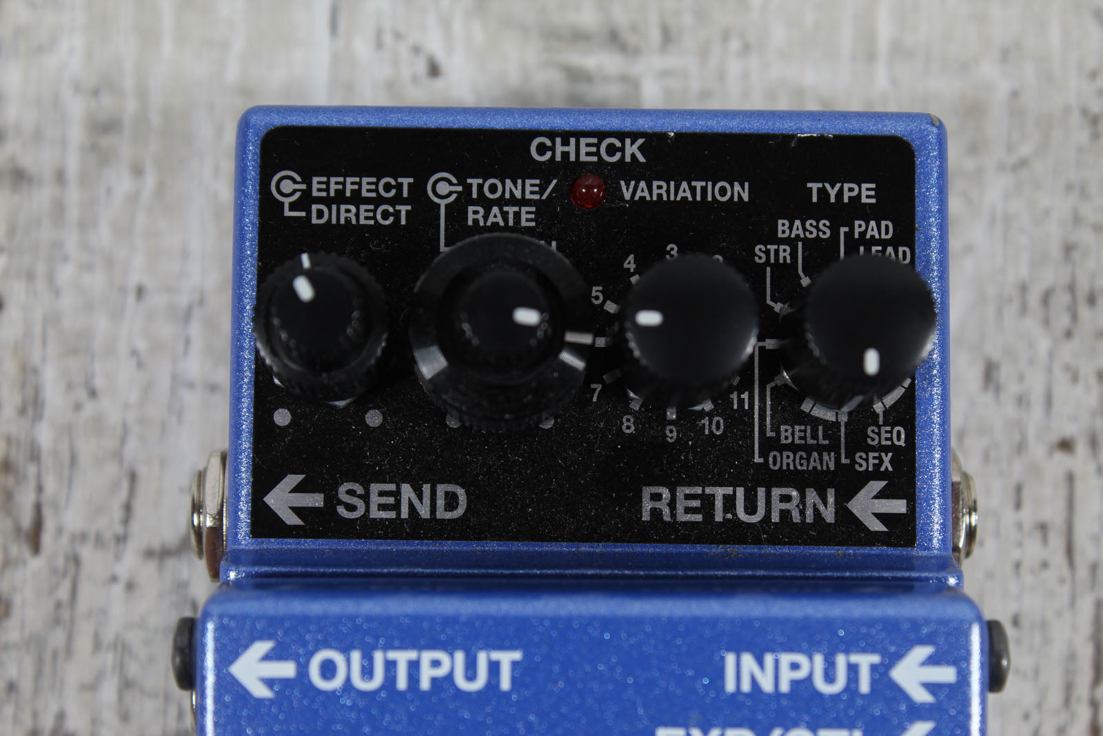 Boss SY-1 Guitar Synthesizer Pedal Electric Guitar or Bass Synth Effects Pedal
