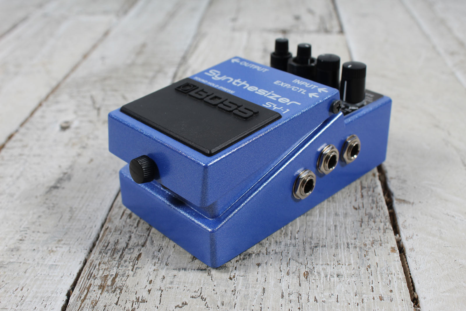 Boss SY-1 Guitar Synthesizer Pedal Electric Guitar or Bass Synth Effects Pedal