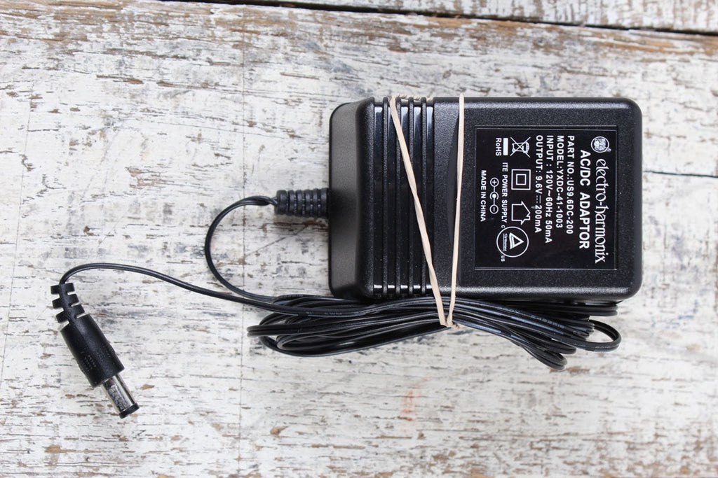 Electro-Harmonix Deluxe Memory Man 1100-TT Delay Pedal Electric Guitar Effects Pedal with Power Supply