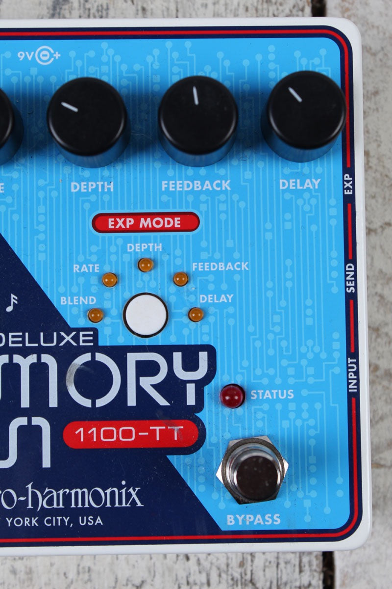 Electro-Harmonix Deluxe Memory Man 1100-TT Delay Pedal Electric Guitar Effects Pedal with Power Supply