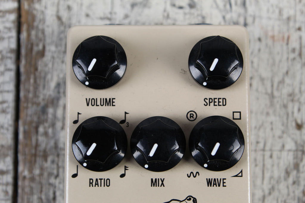 JHS Kodiak Tremolo Pedal Electric Guitar Tremolo Effects Pedal with Tap Tempo