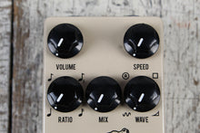 Load image into Gallery viewer, JHS Kodiak Tremolo Pedal Electric Guitar Tremolo Effects Pedal with Tap Tempo