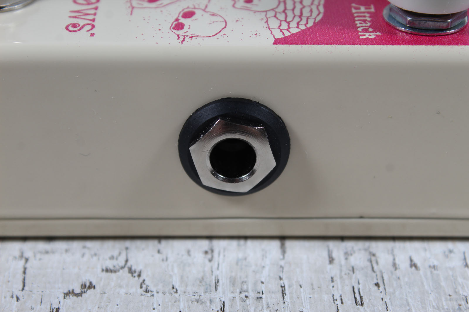 EarthQuaker Barrows  Fuzz Attacker Pedal Electric Guitar Fuzz Effects Pedal