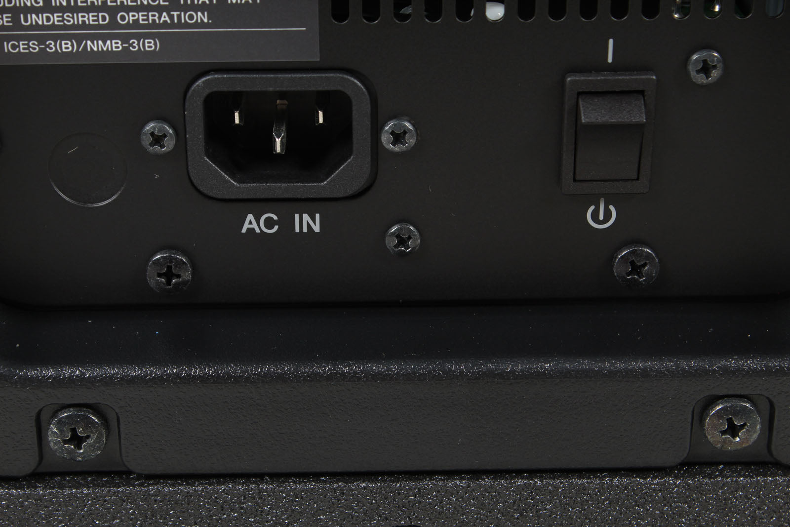 Yamaha DHR12  Powered Loudspeaker 1000 Watt 12 Inch 2-Way Bi-Amp Powered Speaker