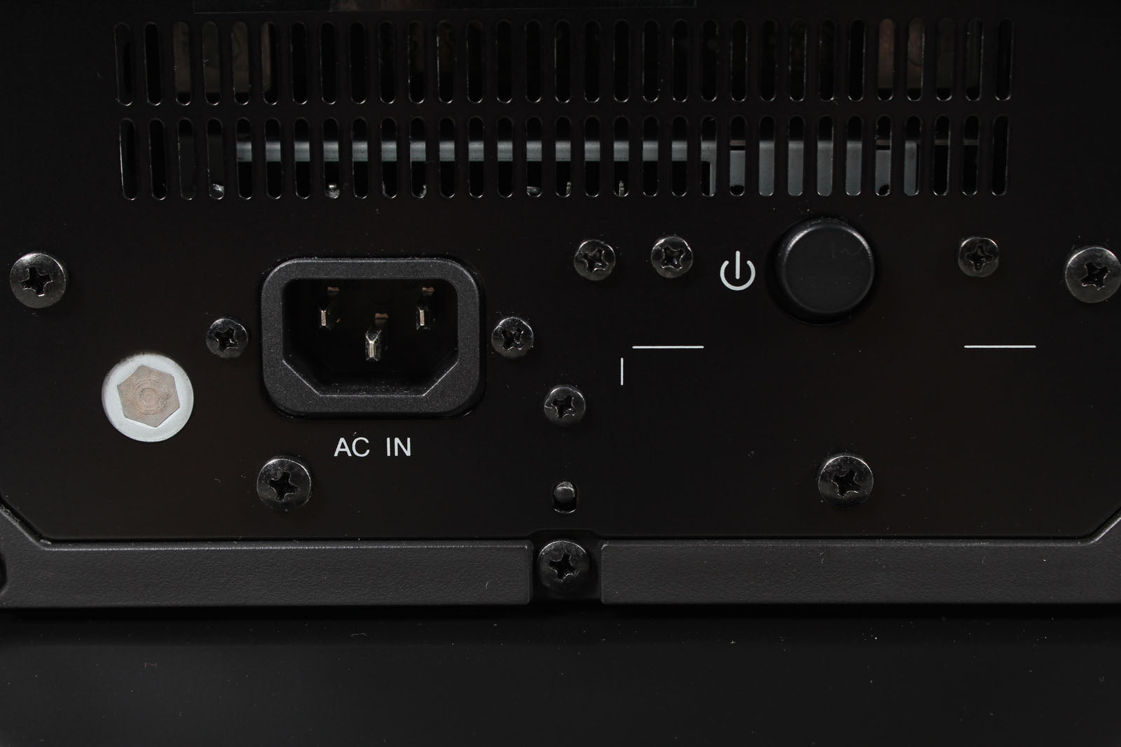 Yamaha DXR15mkII Powered Loudspeaker 1100 Watt 2-Way Bi-Amp Powered Speaker