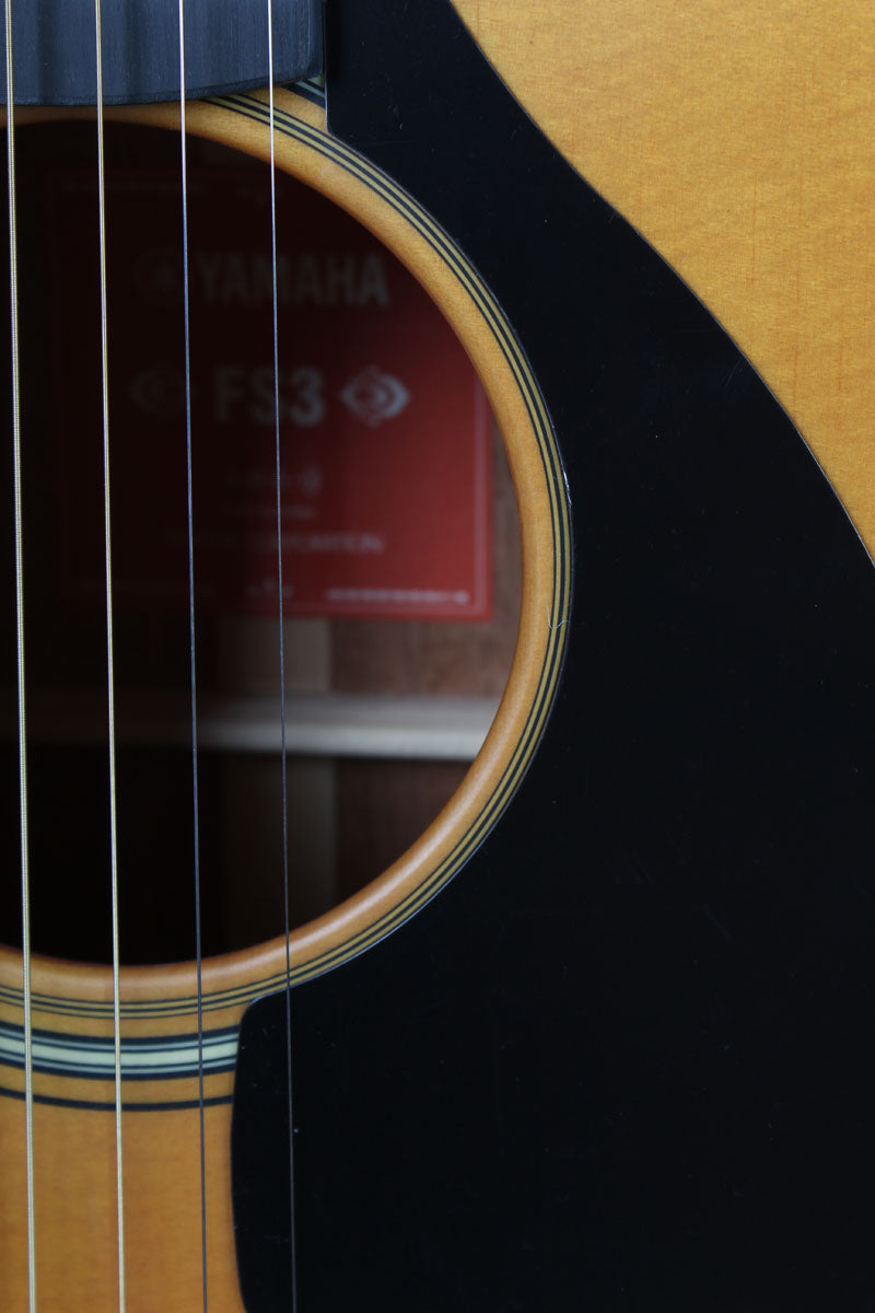 Yamaha Red Label FS3 Concert Body Acoustic Guitar with Hard Gig Bag