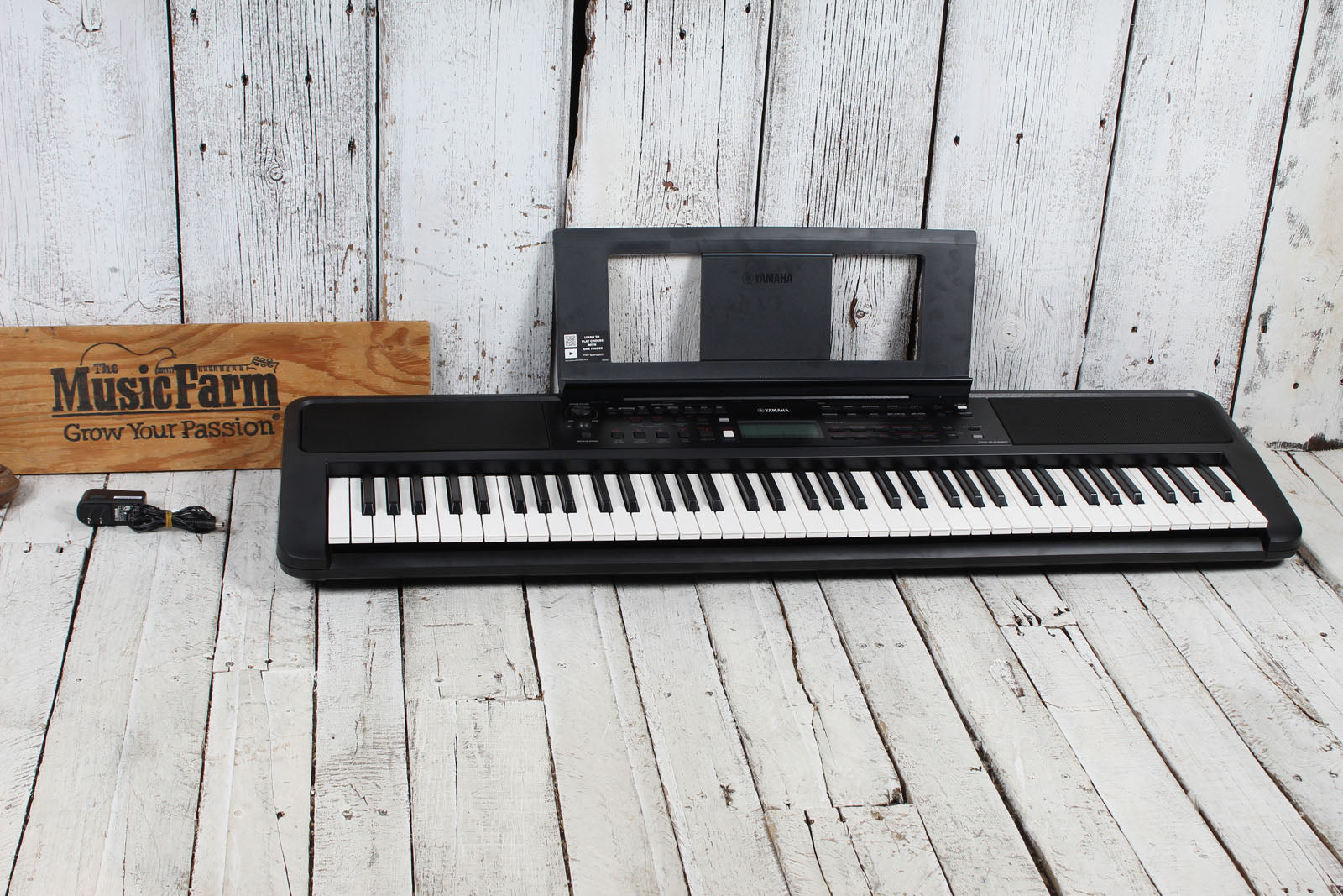 Yamaha PSR-EW320 Keyboard 76 Key Portable Keyboard with Power Supply
