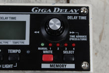 Load image into Gallery viewer, Boss DD-20 Giga Delay Pedal Digital Delay Electric Guitar Delay Effects Pedal