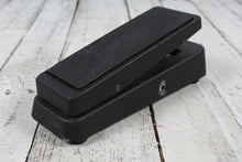 Load image into Gallery viewer, Dunlop GCB95F Cry Baby Classic Wah Pedal Electric Guitar Wah Effects Pedal