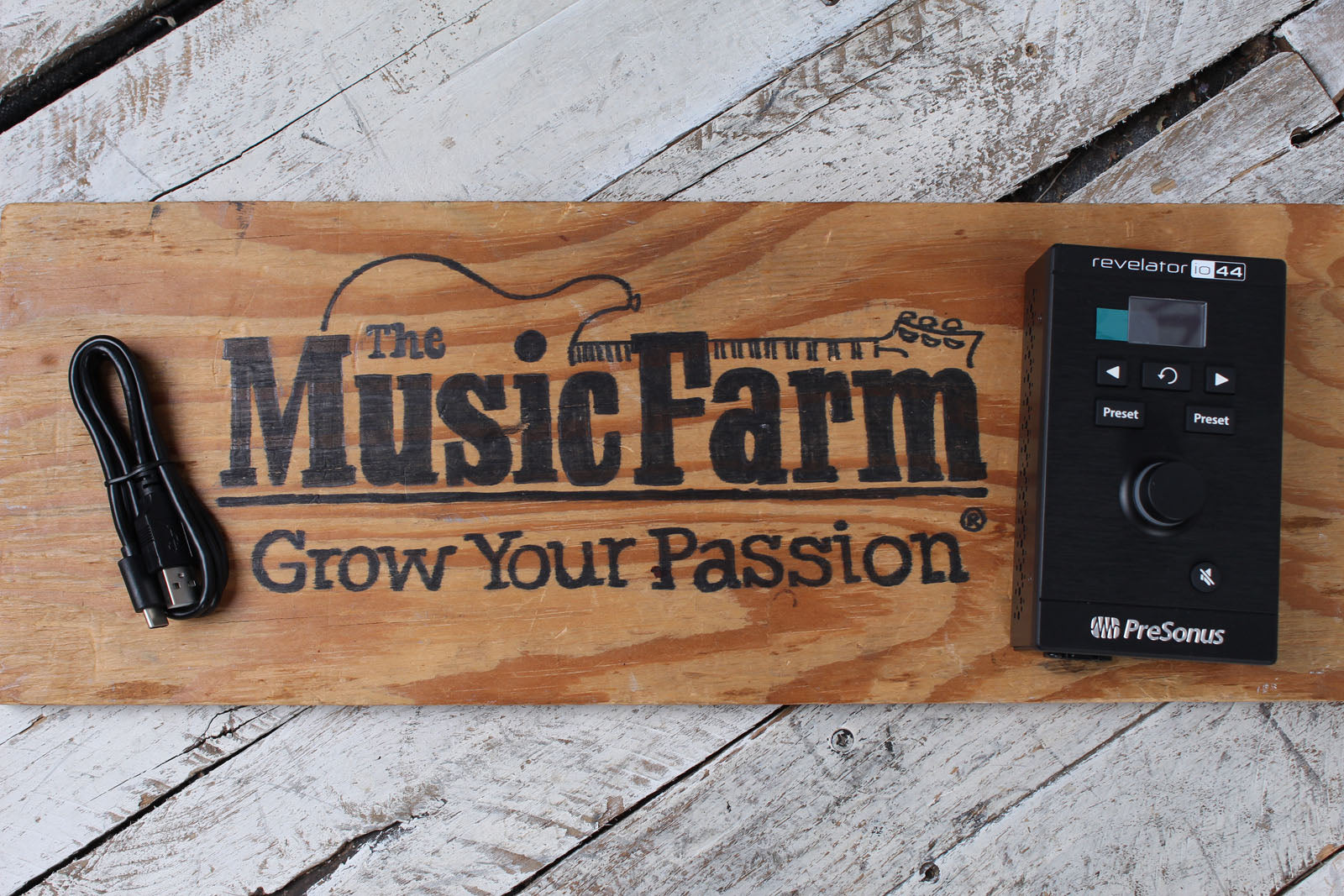 PreSonus Revelator io44 USB-C Audio Interface for Recording and Streaming Secondary image