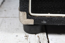 Load image into Gallery viewer, Ampeg BA-115 Electric Bass Guitar Amplifier 100 Watt 1x15 Bass Combo Amp
