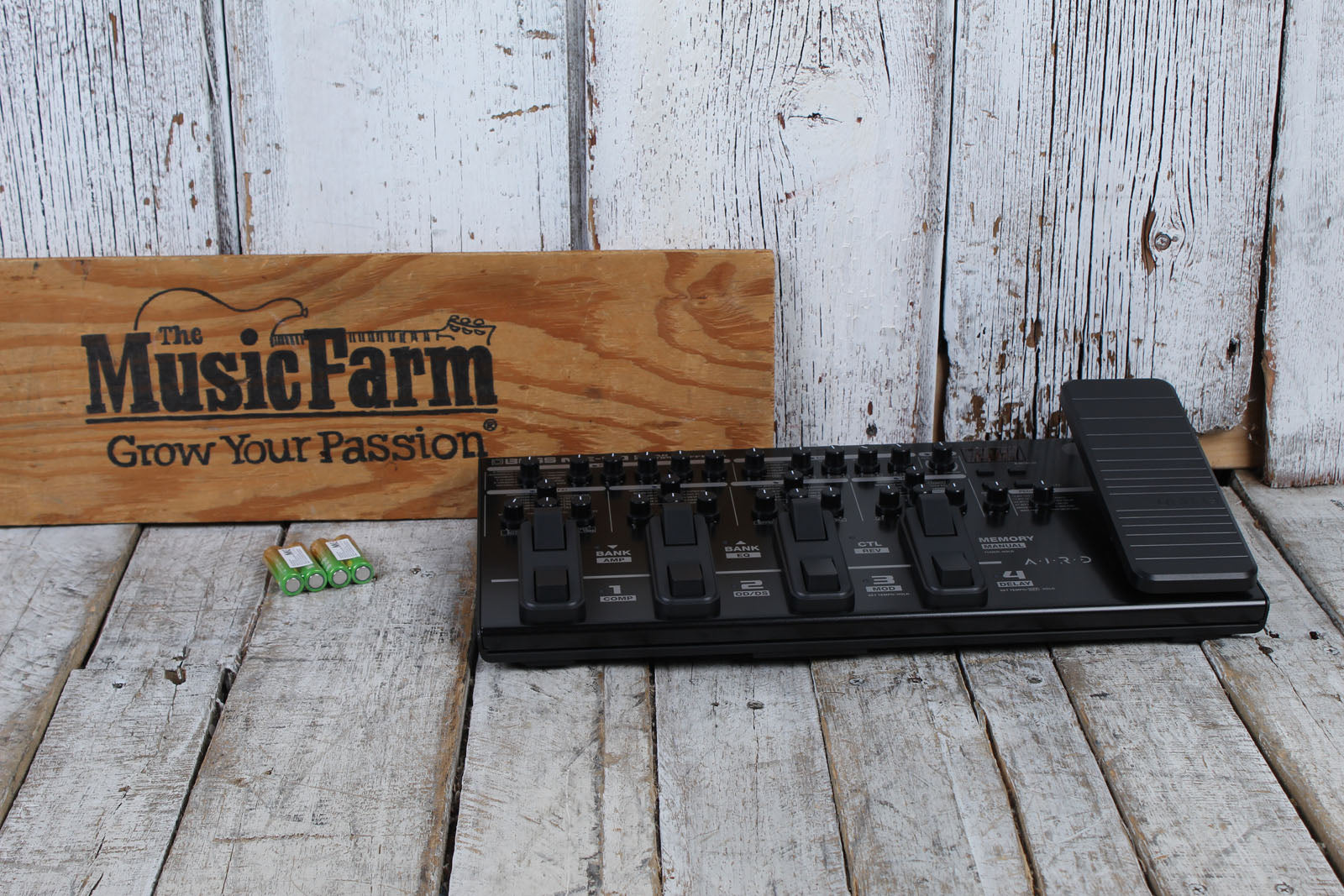 Boss ME-90 Multi Effects Electric Guitar Effects Pedal and Expression Pedal ME90