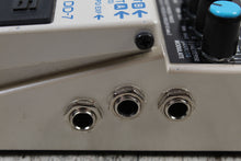 Load image into Gallery viewer, Boss DD-7 Digital Delay Electric Guitar Delay Effects Pedal with Expanded Delay