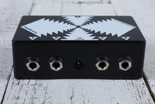 Load image into Gallery viewer, EarthQuaker One to Four Splitter Pedal Splitter Guitar Pedal with 4 Buffered Outputs