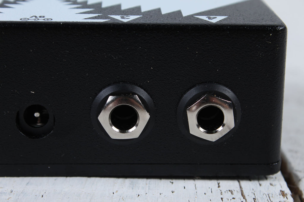 EarthQuaker One to Four Splitter Pedal Splitter Guitar Pedal with 4 Buffered Outputs