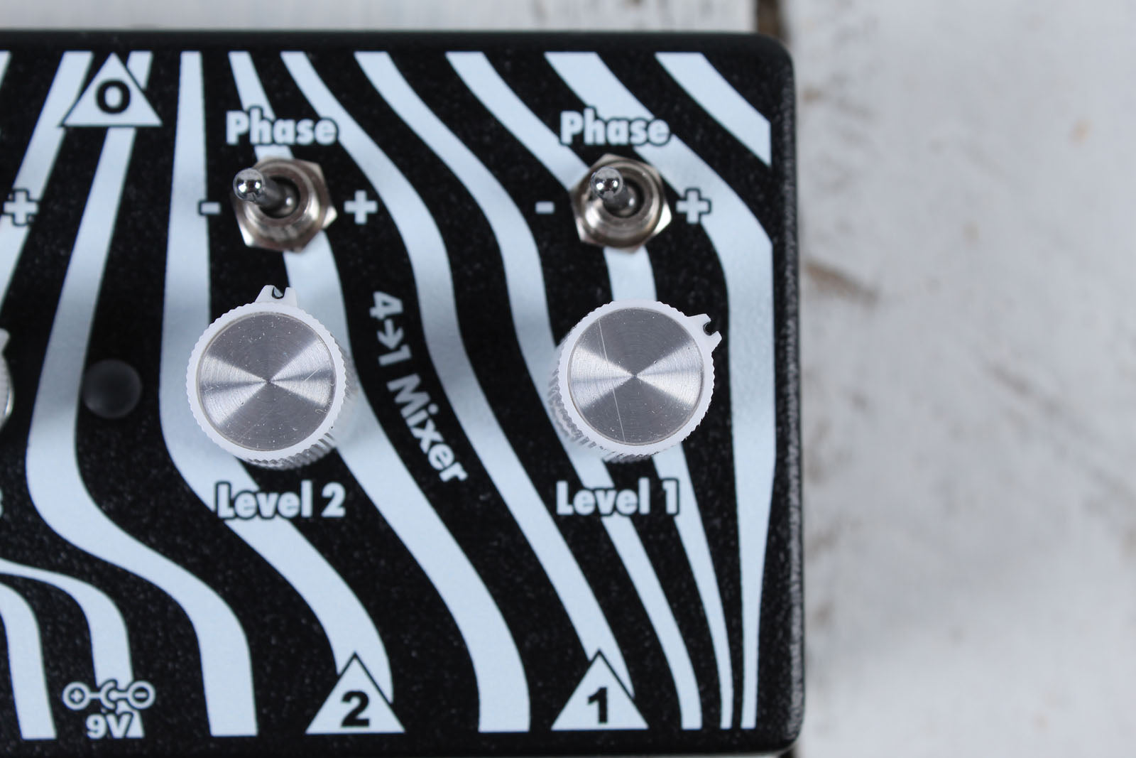EarthQuaker Four to One Mixer Pedal Mixer Guitar Pedal with 4 Level Controls