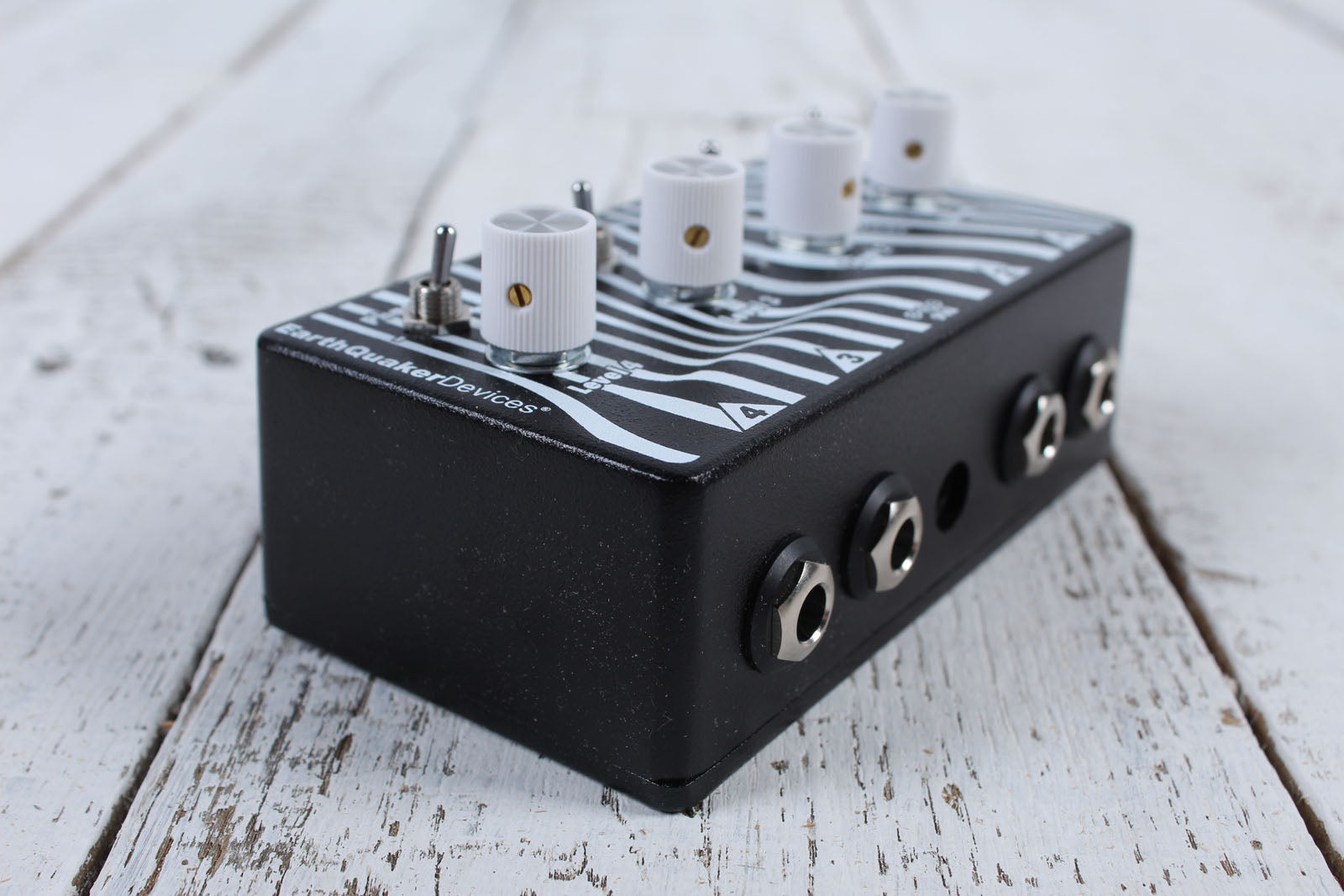 EarthQuaker Four to One Mixer Pedal Mixer Guitar Pedal with 4 Level Controls