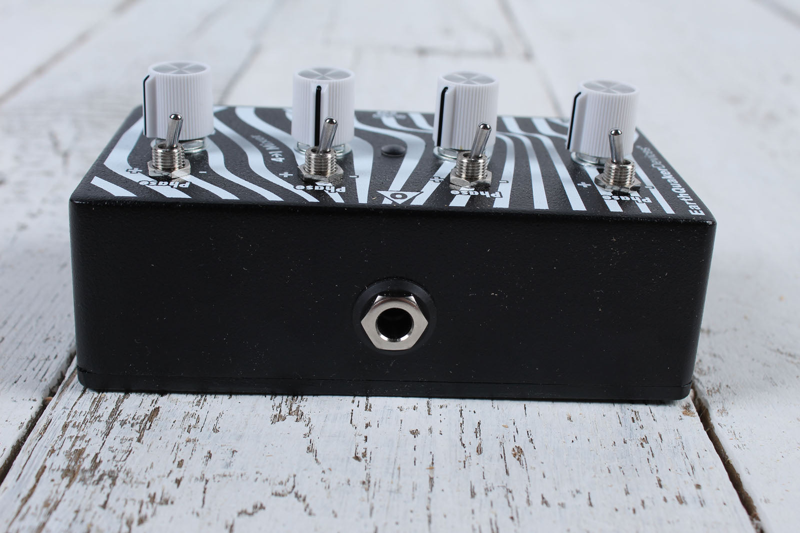 EarthQuaker Four to One Mixer Pedal Mixer Guitar Pedal with 4 Level Controls