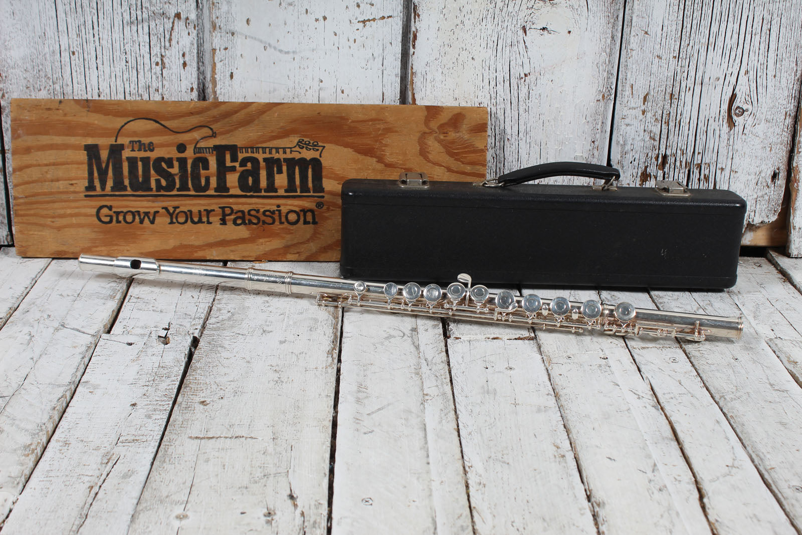 Gemeinhardt 2SP Silver Plated Student Flute Made in the USA with Hardshell Case Secondary image