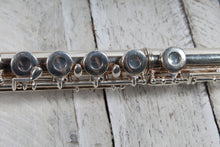 Load image into Gallery viewer, Gemeinhardt 2SP Silver Plated Student Flute Made in the USA with Hardshell Case