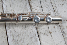 Load image into Gallery viewer, Gemeinhardt 2SP Silver Plated Student Flute Made in the USA with Hardshell Case