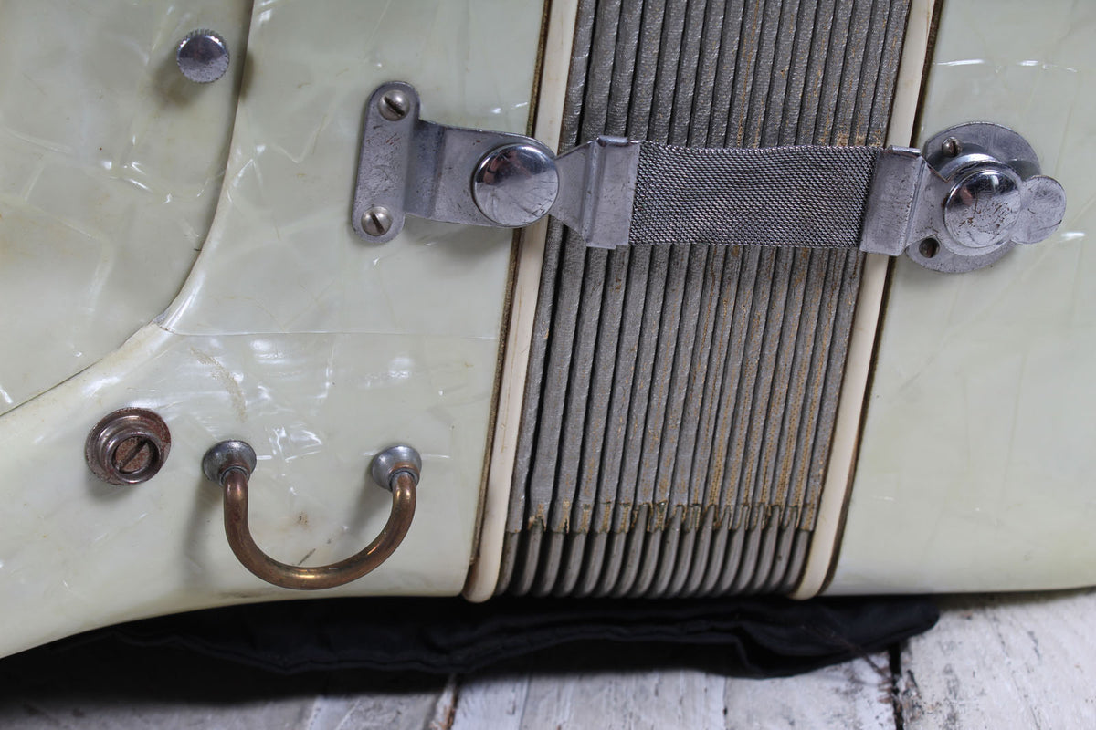 Verona Vintage Candy Stripe Piano Accordion LM 41 120 with Hardshell Case