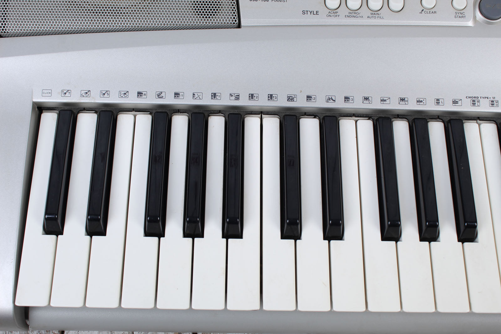 YAMAHAキーボード（PSR-E303） ヤマハ | PSR-E303 - ポータブルキーボード - 特長