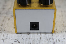 Load image into Gallery viewer, Kmise Mini Tremolo Electric Guitar Effects Pedal