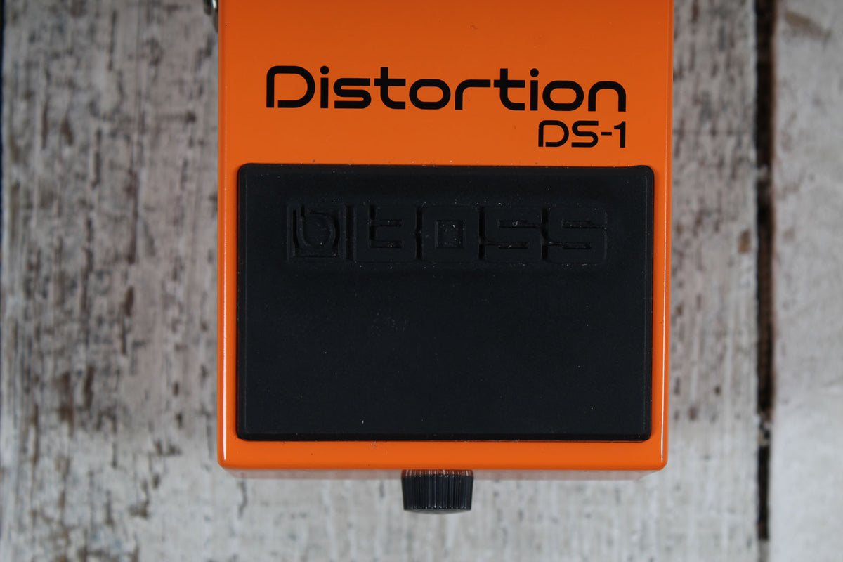 Boss DS-1 Distortion Effects Pedal Electric Guitar and Keyboard Effects Pedal