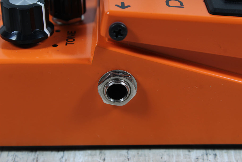 Boss DS-1 Distortion Effects Pedal Electric Guitar and Keyboard Effects Pedal