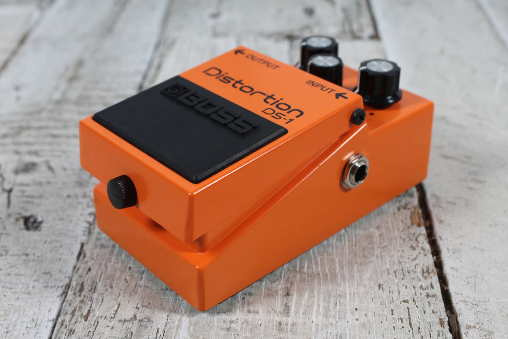 Boss DS-1 Distortion Effects Pedal Electric Guitar and Keyboard Effects Pedal