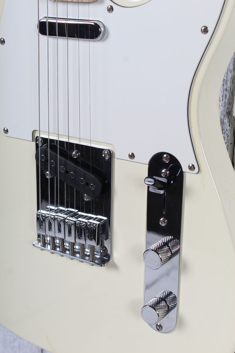 Squier 2019 Affinity Series Telecaster Electric Guitar Arctic White Finish
