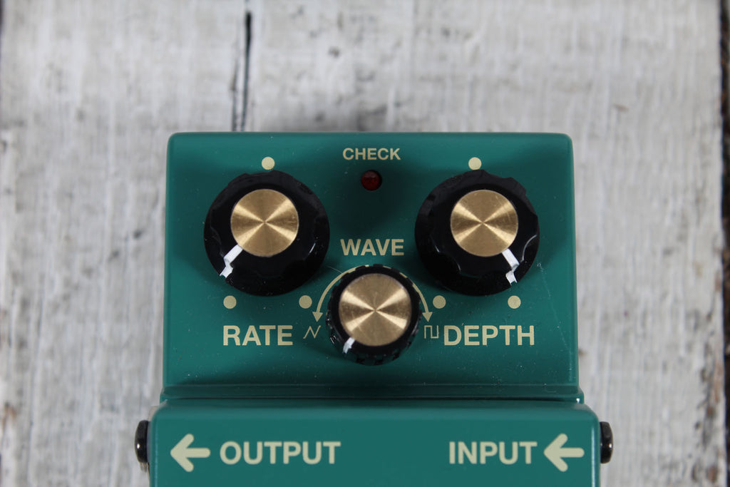 Boss TR-2 Tremolo Pedal Electric Guitar Effects Pedal Vintage Tremolo Effects