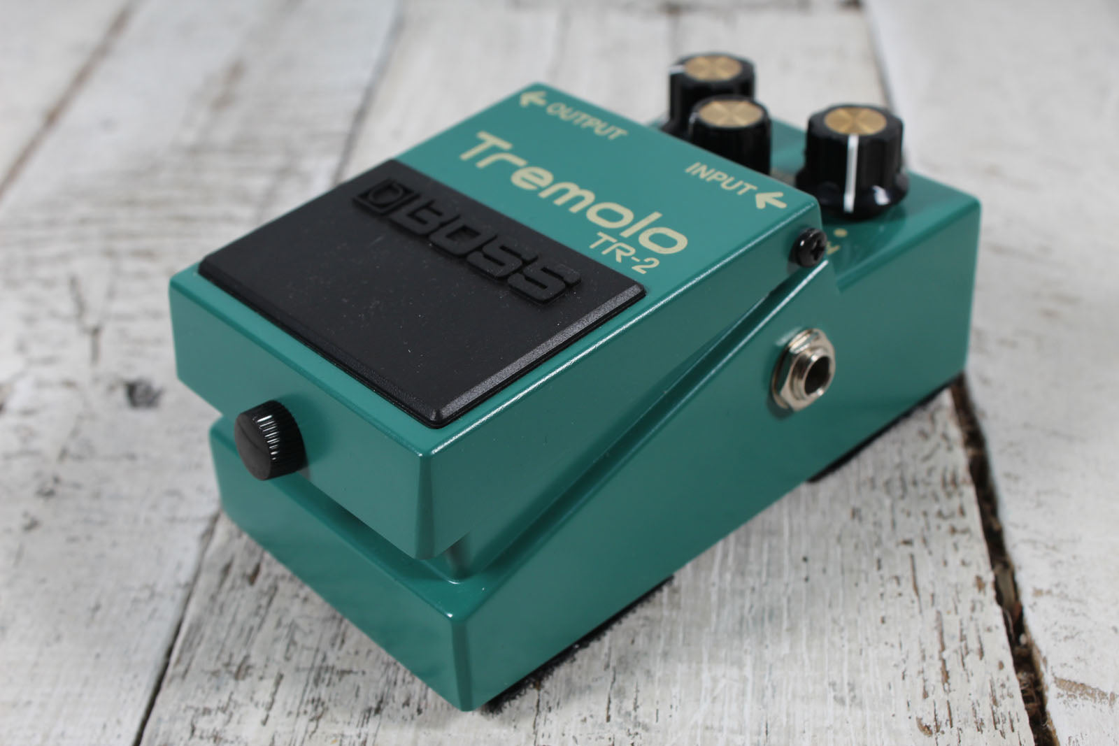 Boss TR-2 Tremolo Pedal Electric Guitar Effects Pedal Vintage Tremolo Effects