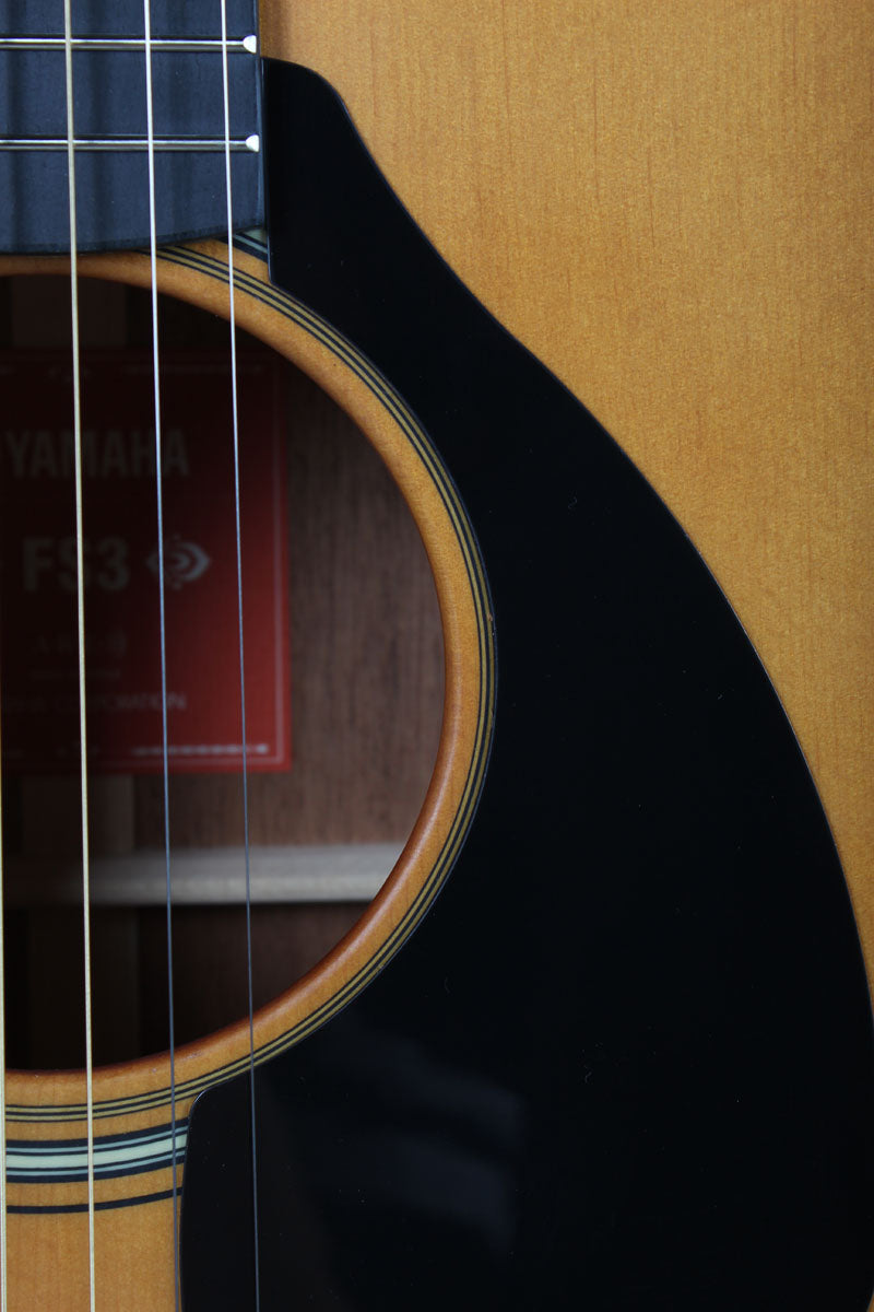 Yamaha Red Label FS3 Concert Body Acoustic Guitar with Hard Gig Bag