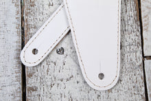 Load image into Gallery viewer, Henry Heller 3 Inch Suede Guitar Strap White with Black Music Notes