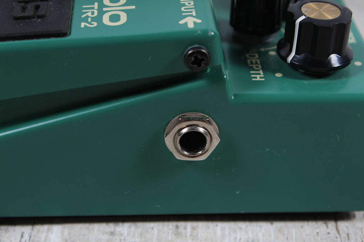 Boss TR-2 Tremolo Pedal Electric Guitar Effects Pedal Vintage Tremolo Effects