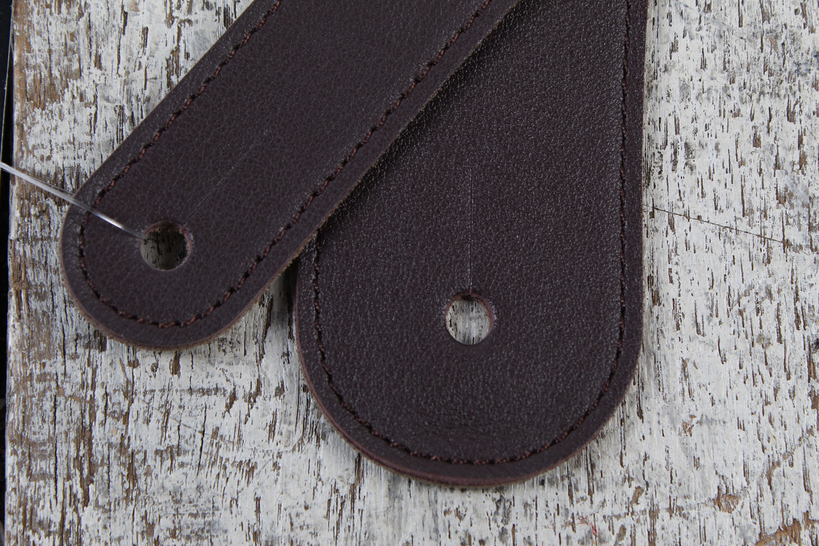 Thalia Gibson Dark Chocolate Leather Guitar Strap with AAA Koa Pearl