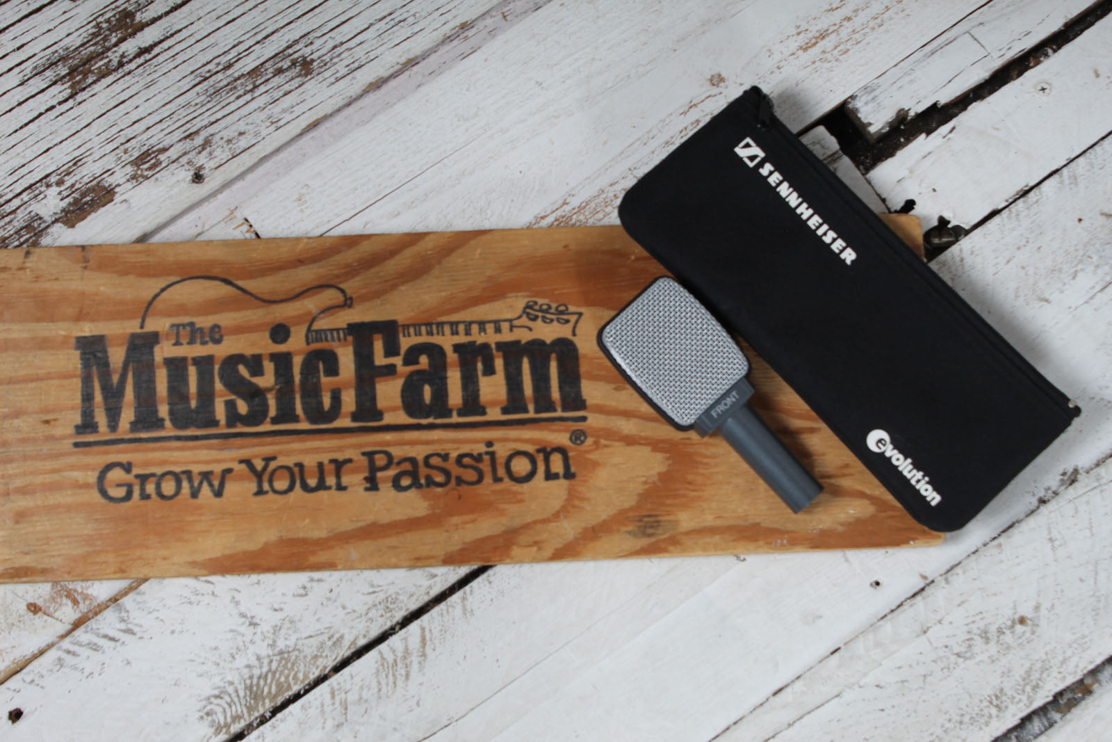 Sennheiser e 609 Silver Dynamic Microphone Dynamic Supercardioid Instrument Mic Secondary image