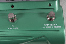 Load image into Gallery viewer, Line 6 DL4 V1 Delay Modeler Pedal Electric Guitar Delay Effects Pedal