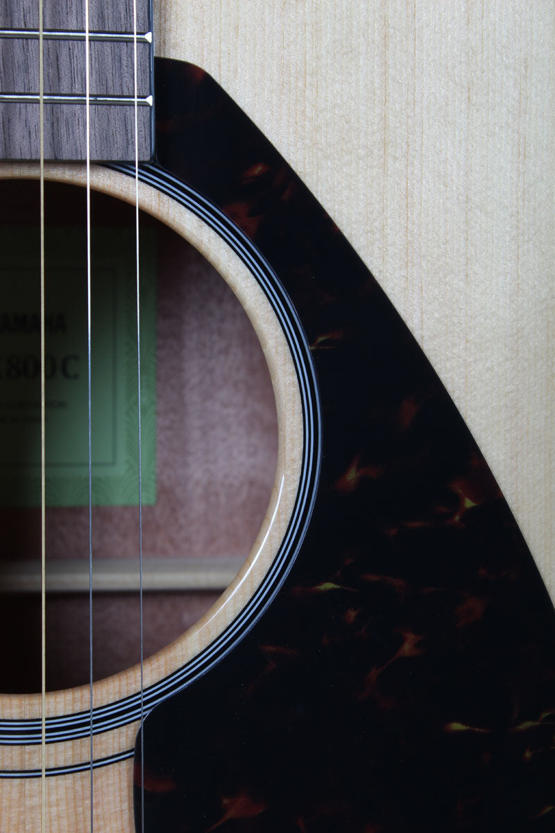 Yamaha FSX800C Concert Cutaway Acoustic Electric Guitar Solid Spruce Top Natural