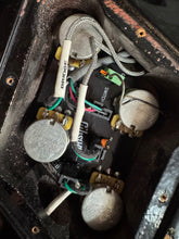 Load image into Gallery viewer, Gibson 2008 Les Paul Studio Electric Guitar Ebony Finish with Hardshell Case