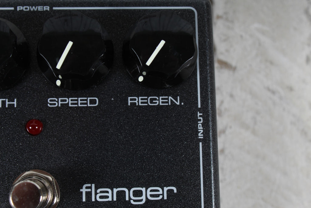 MXR M117R Flanger Pedal Electric Guitar Flanger Effects Pedal with Power Supply