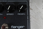 MXR M117R Flanger Pedal Electric Guitar Flanger Effects Pedal with Power Supply