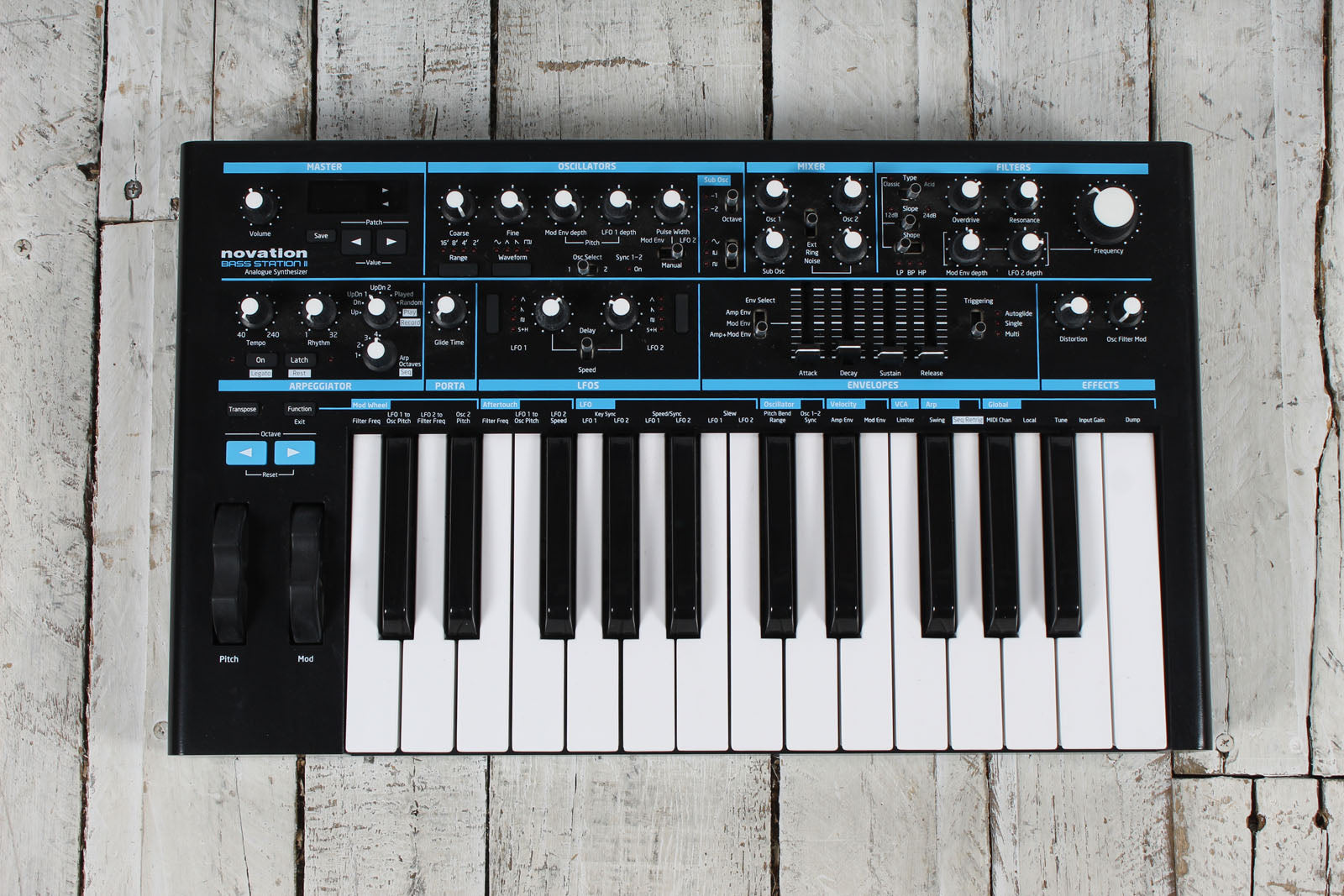 Novation Bass Station II Analog Synthesizer 25 Key Synthesizer with Gig Bag