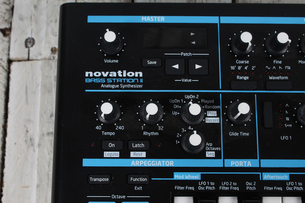 Novation Bass Station II Analog Synthesizer 25 Key Synthesizer with Gig Bag